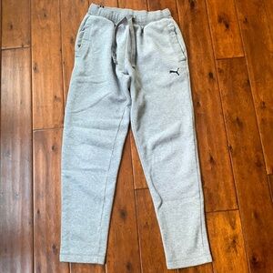 Puma men’s joggers. Size medium. Drawstring and pockets.